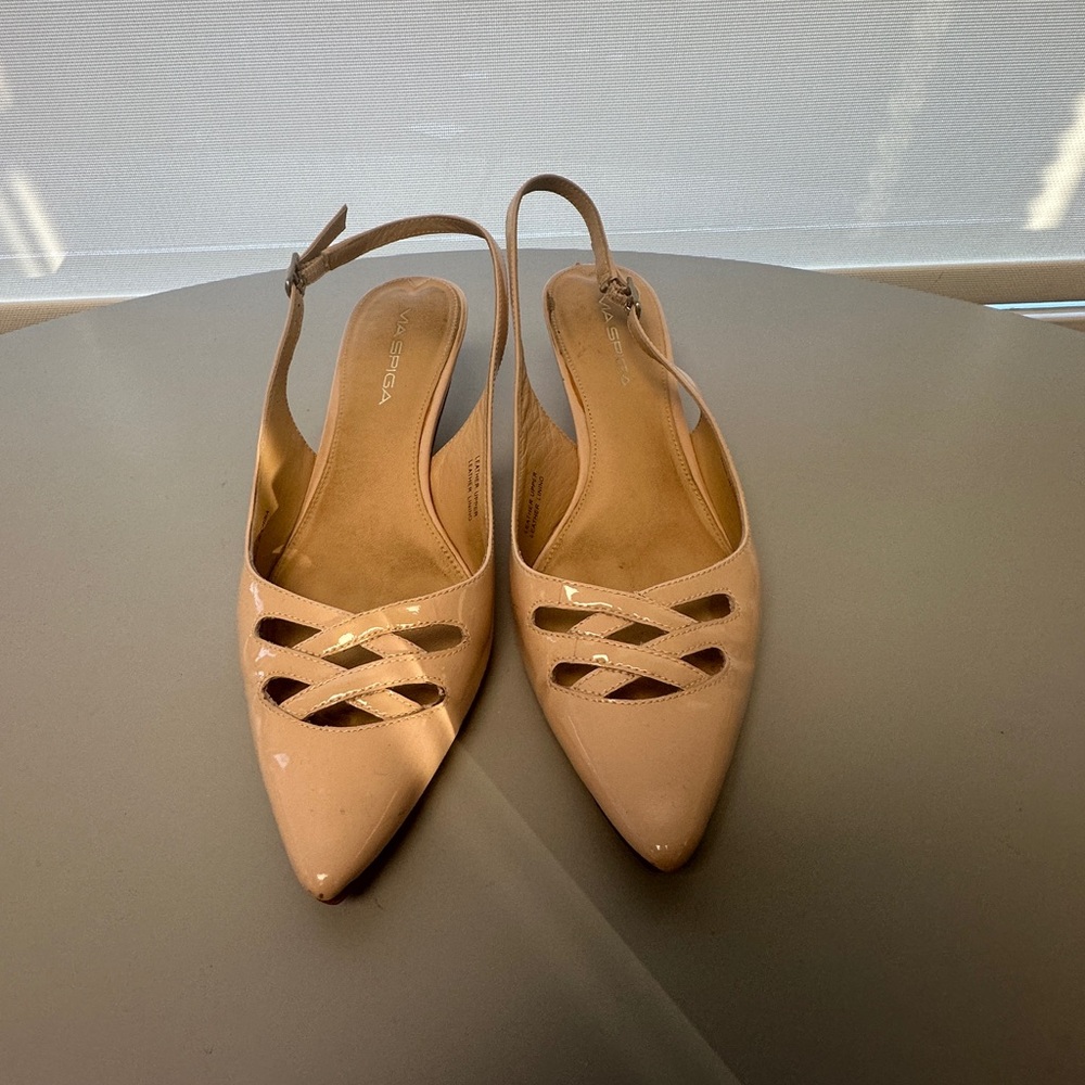 Via Spiga Women’s Slingback Kitten Heel Pumps in Nude Patent - Picture 2 of 5
